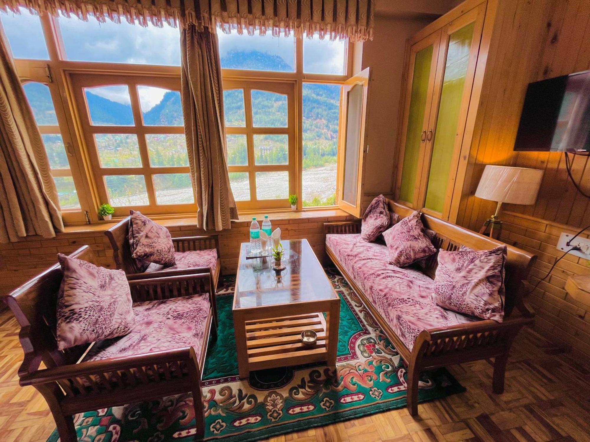 Snow Clad Riverview Hotel & Resort, Manali エクステリア 写真