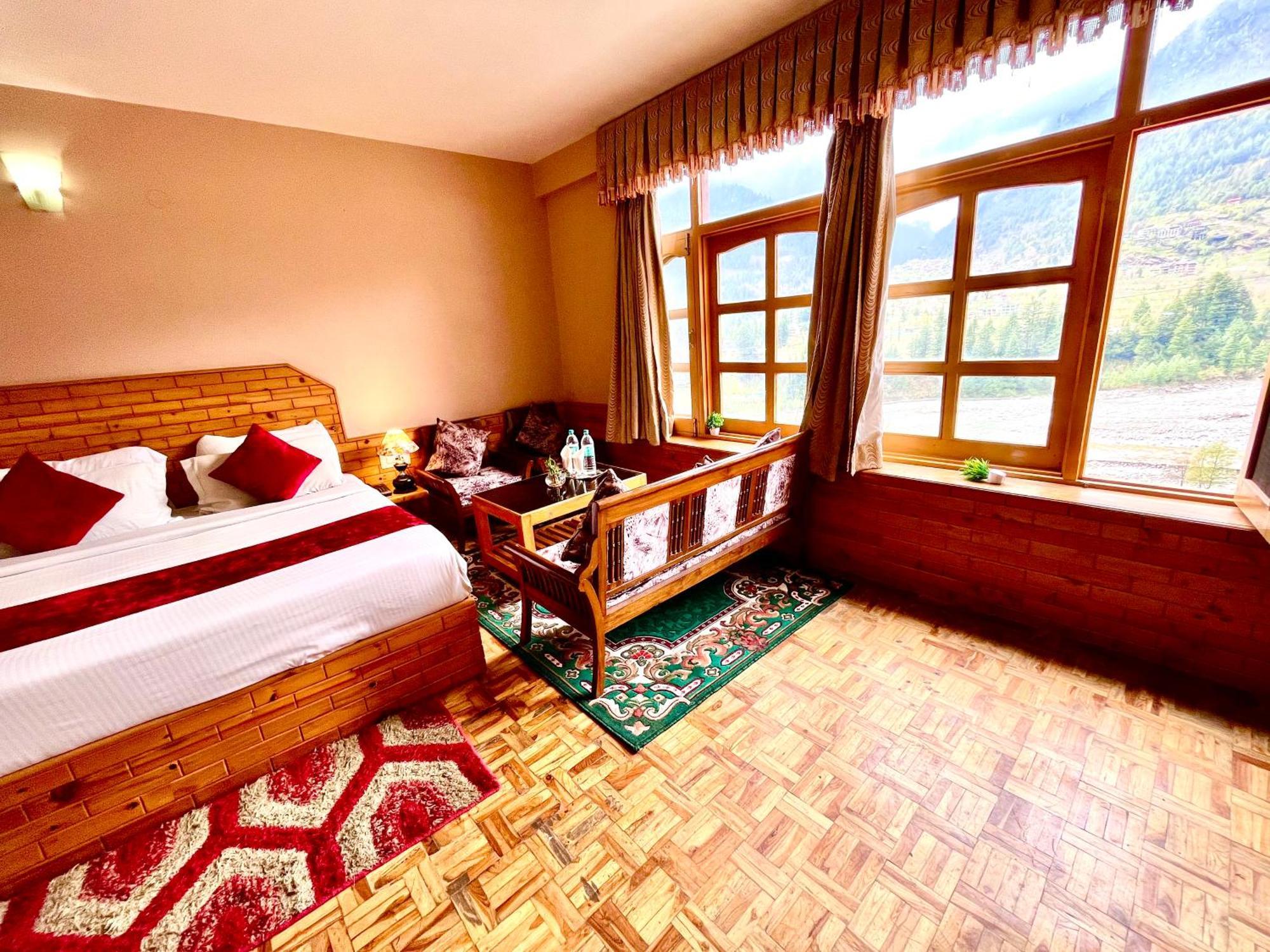 Snow Clad Riverview Hotel & Resort, Manali エクステリア 写真