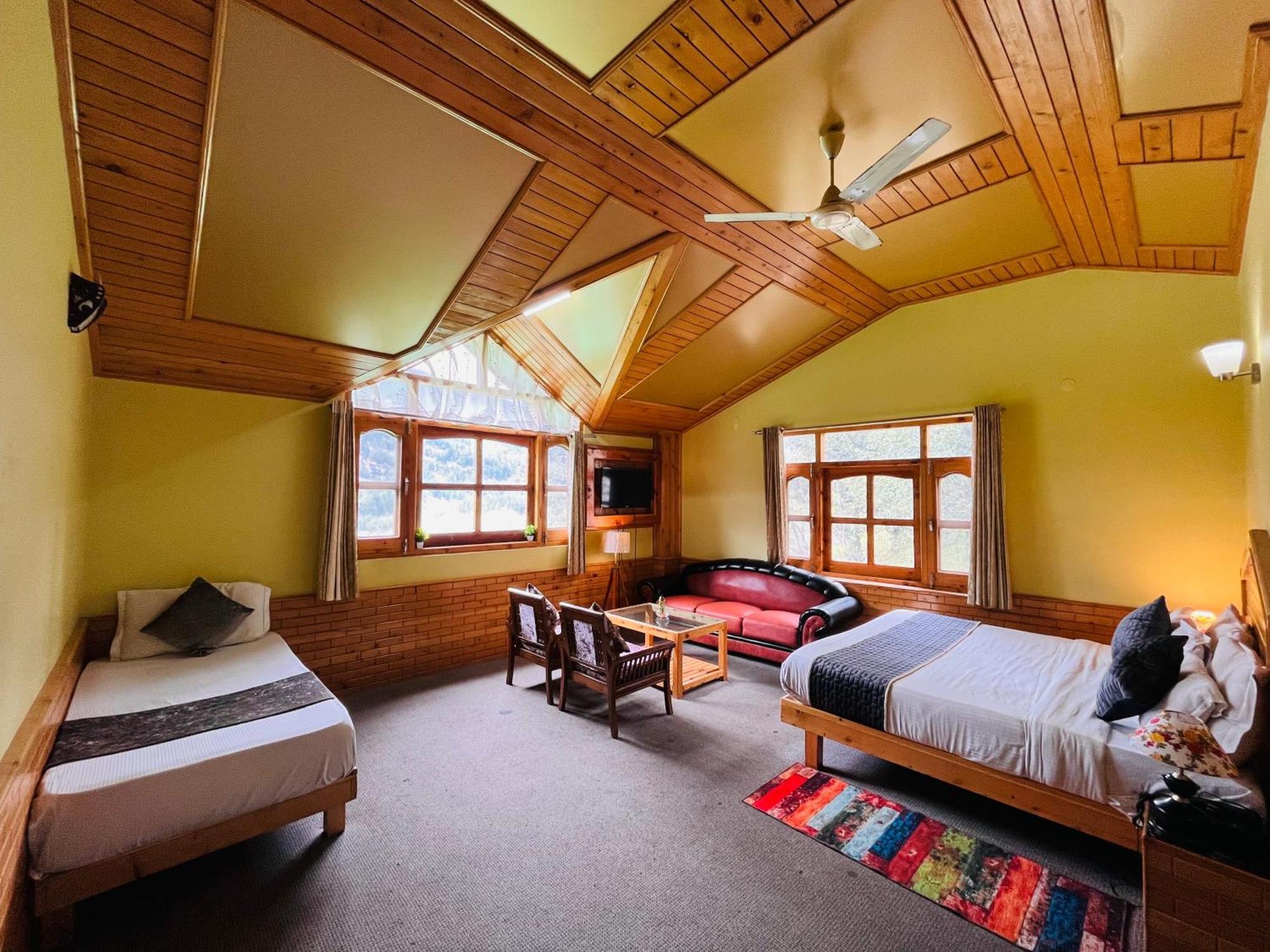 Snow Clad Riverview Hotel & Resort, Manali エクステリア 写真