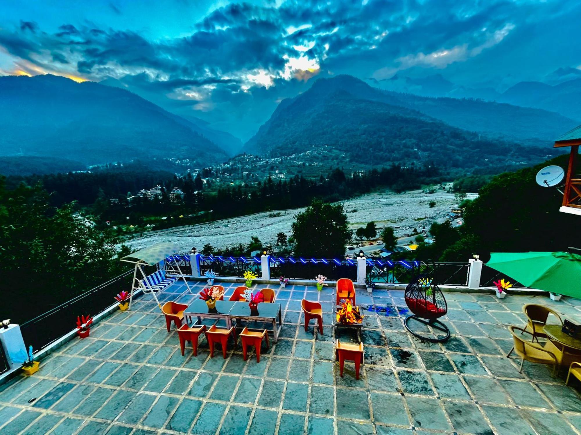 Snow Clad Riverview Hotel & Resort, Manali エクステリア 写真