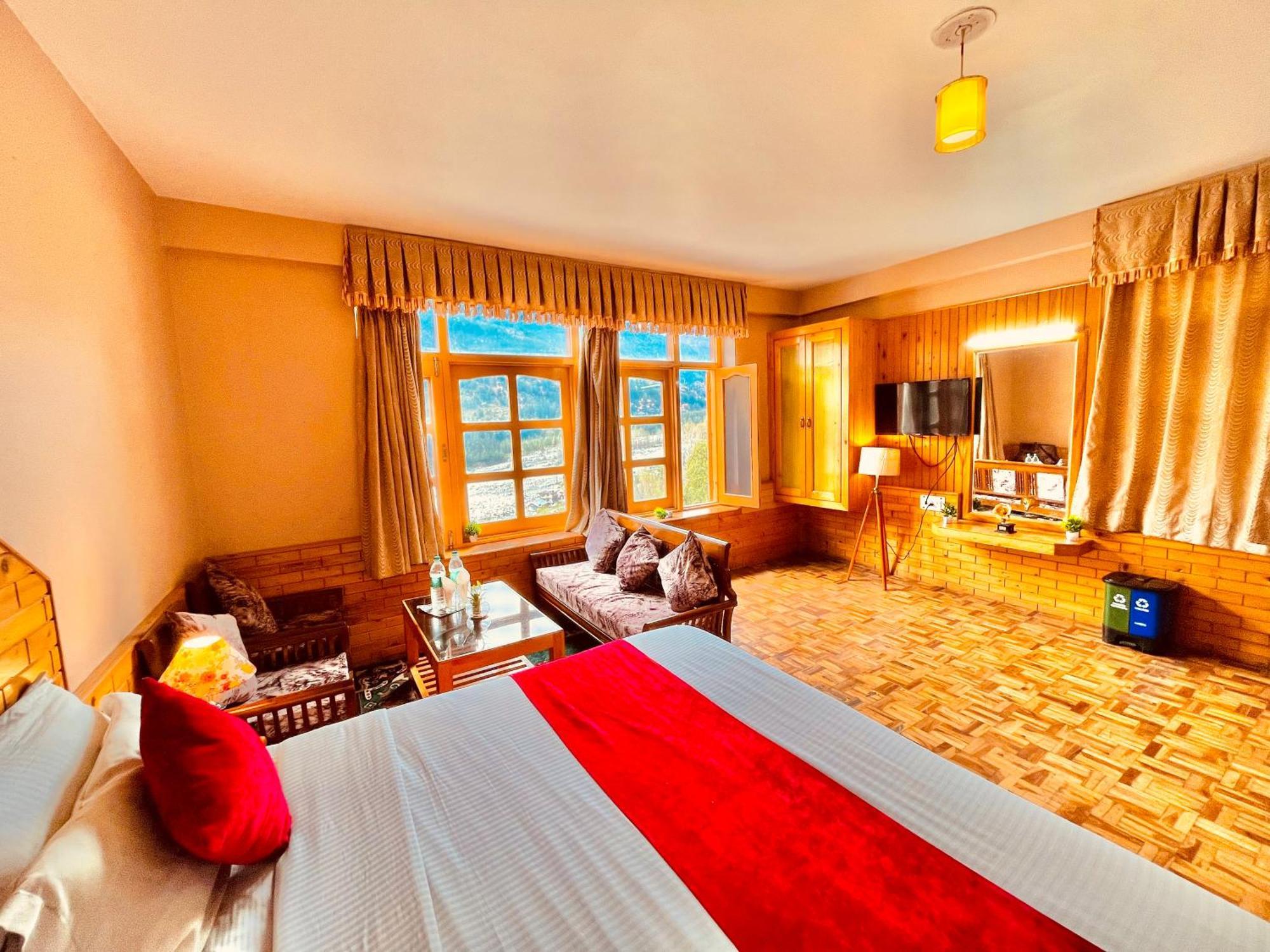 Snow Clad Riverview Hotel & Resort, Manali エクステリア 写真