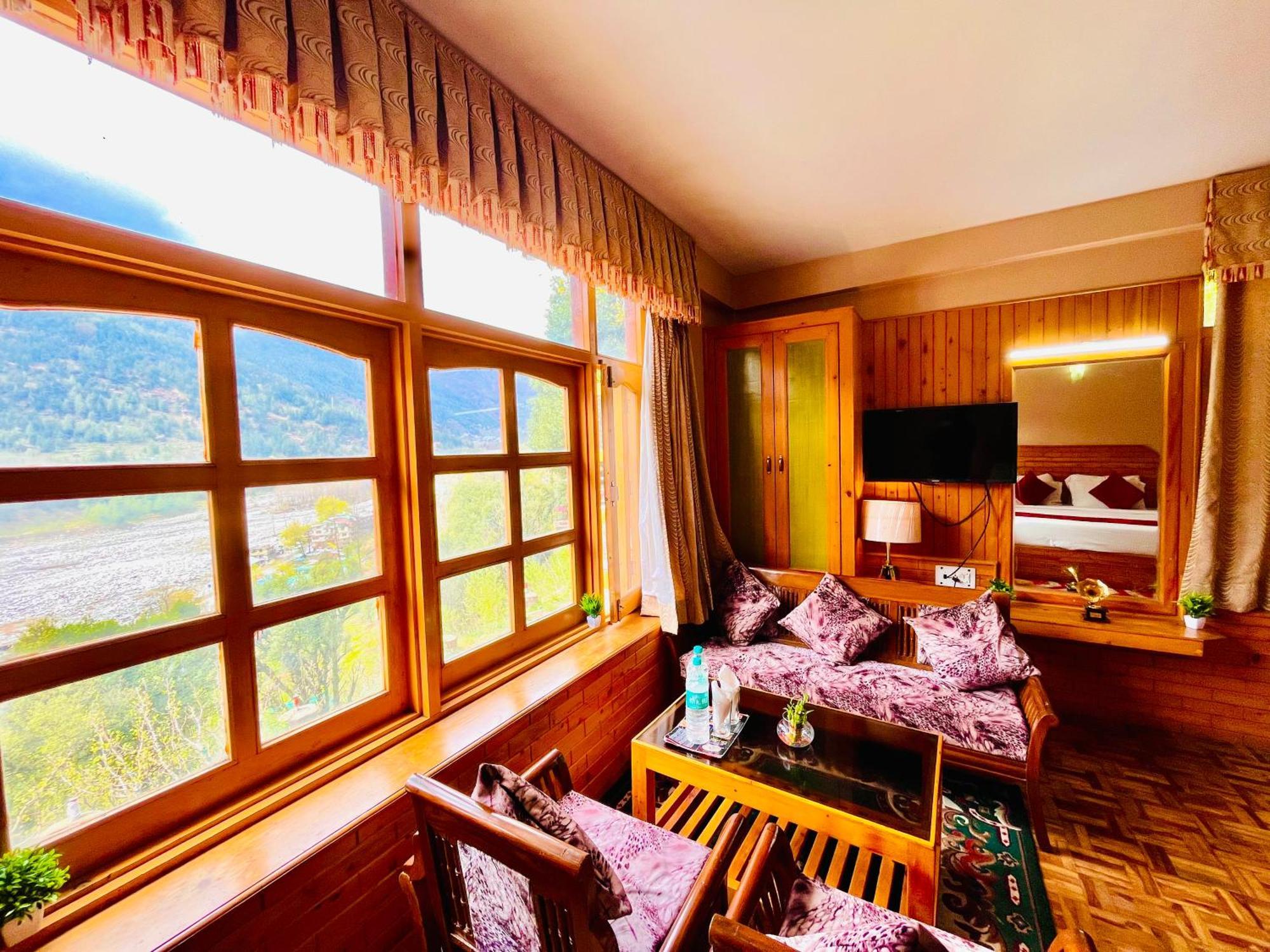 Snow Clad Riverview Hotel & Resort, Manali エクステリア 写真