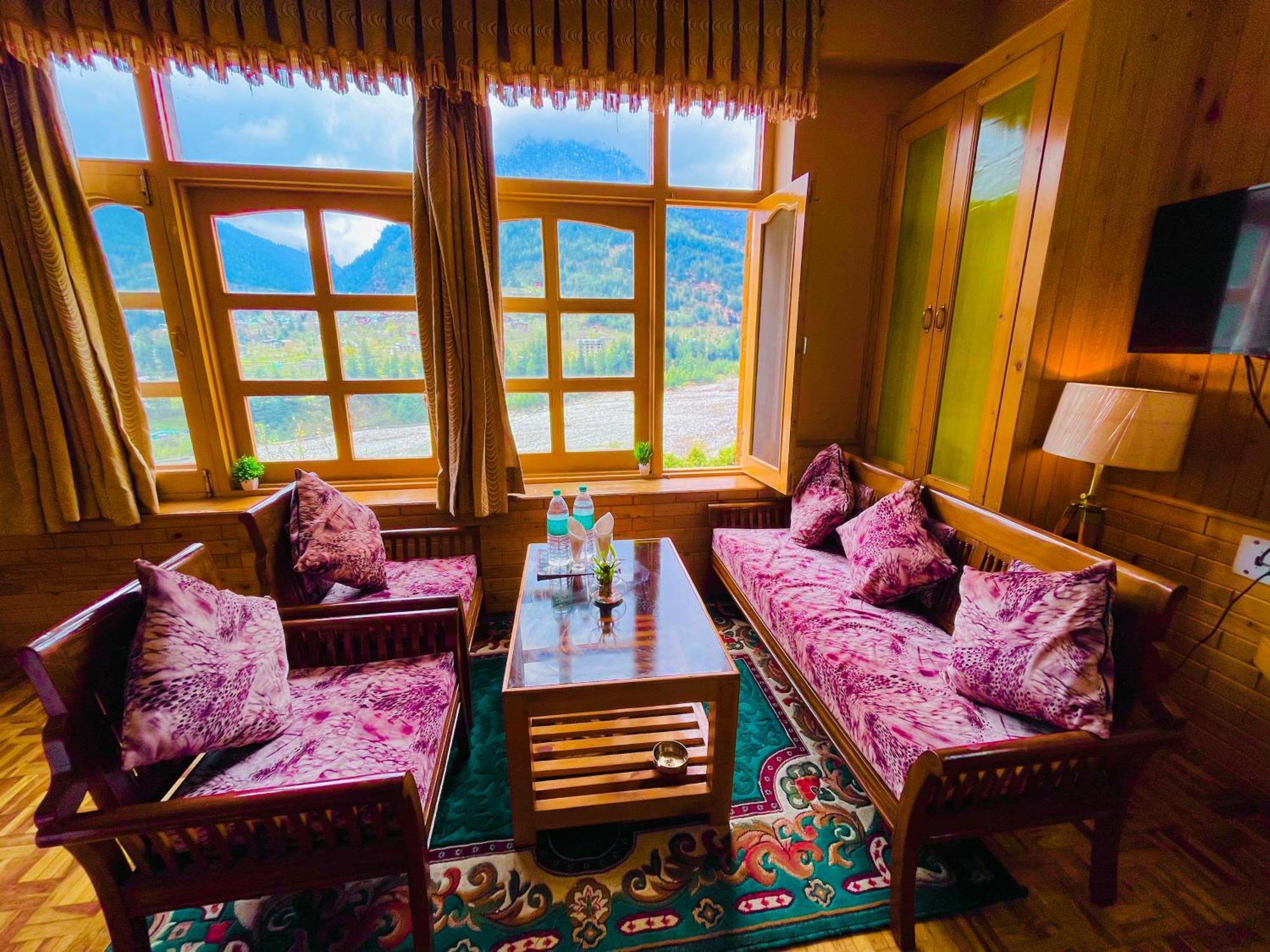 Snow Clad Riverview Hotel & Resort, Manali エクステリア 写真