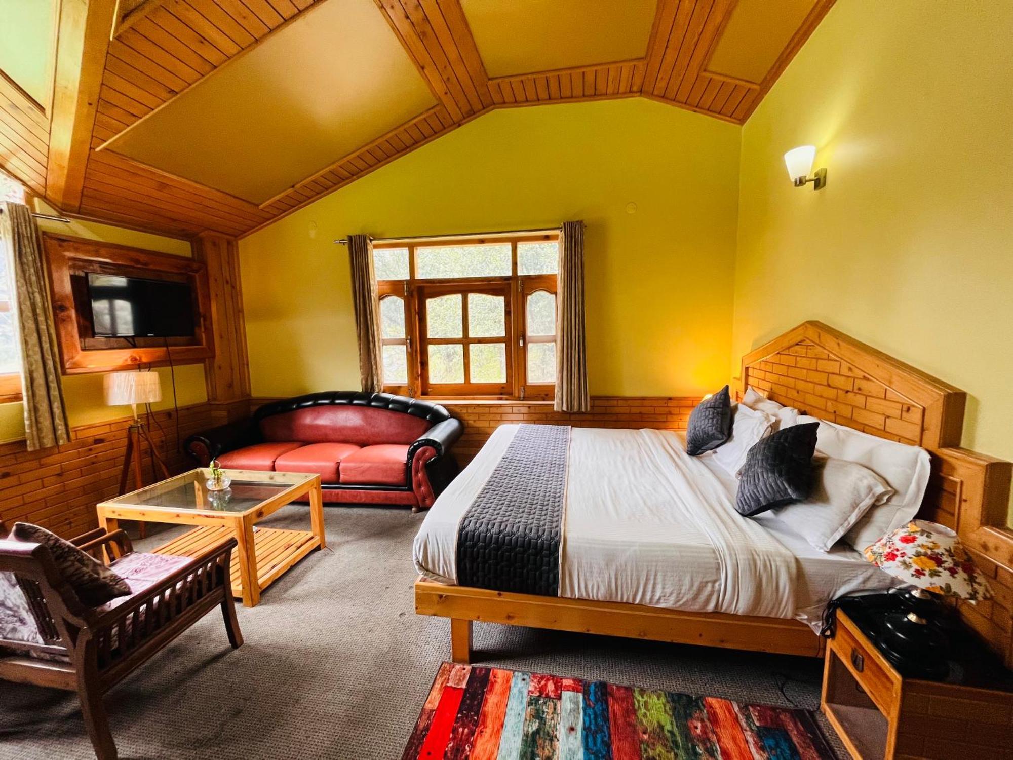 Snow Clad Riverview Hotel & Resort, Manali エクステリア 写真