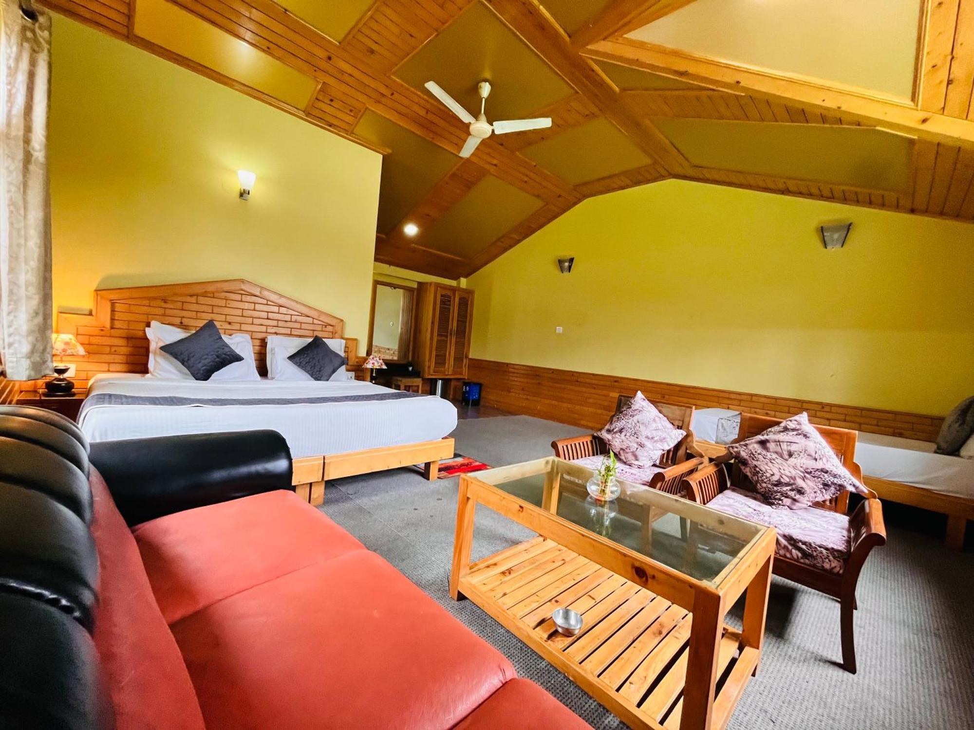 Snow Clad Riverview Hotel & Resort, Manali エクステリア 写真