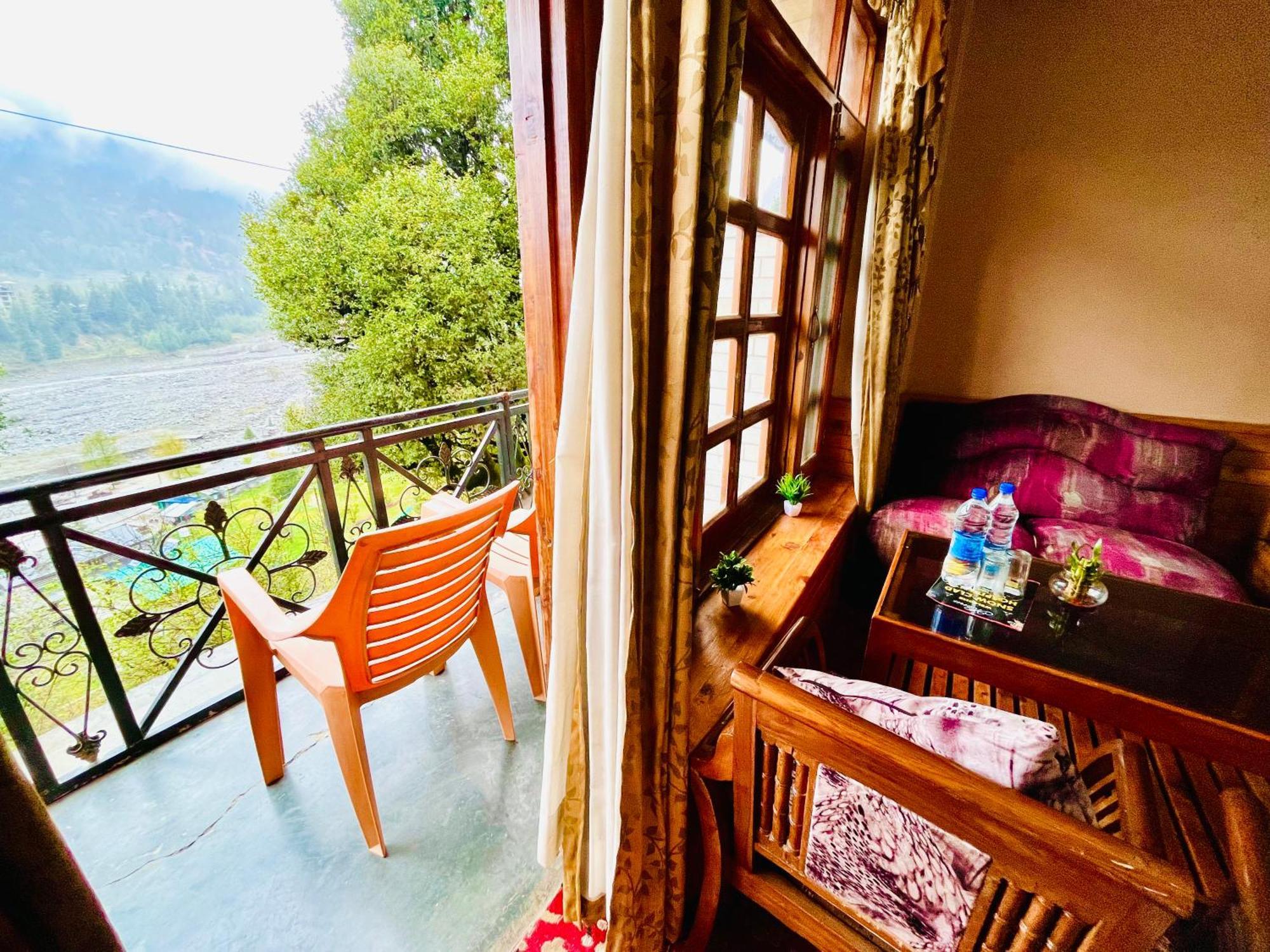 Snow Clad Riverview Hotel & Resort, Manali エクステリア 写真