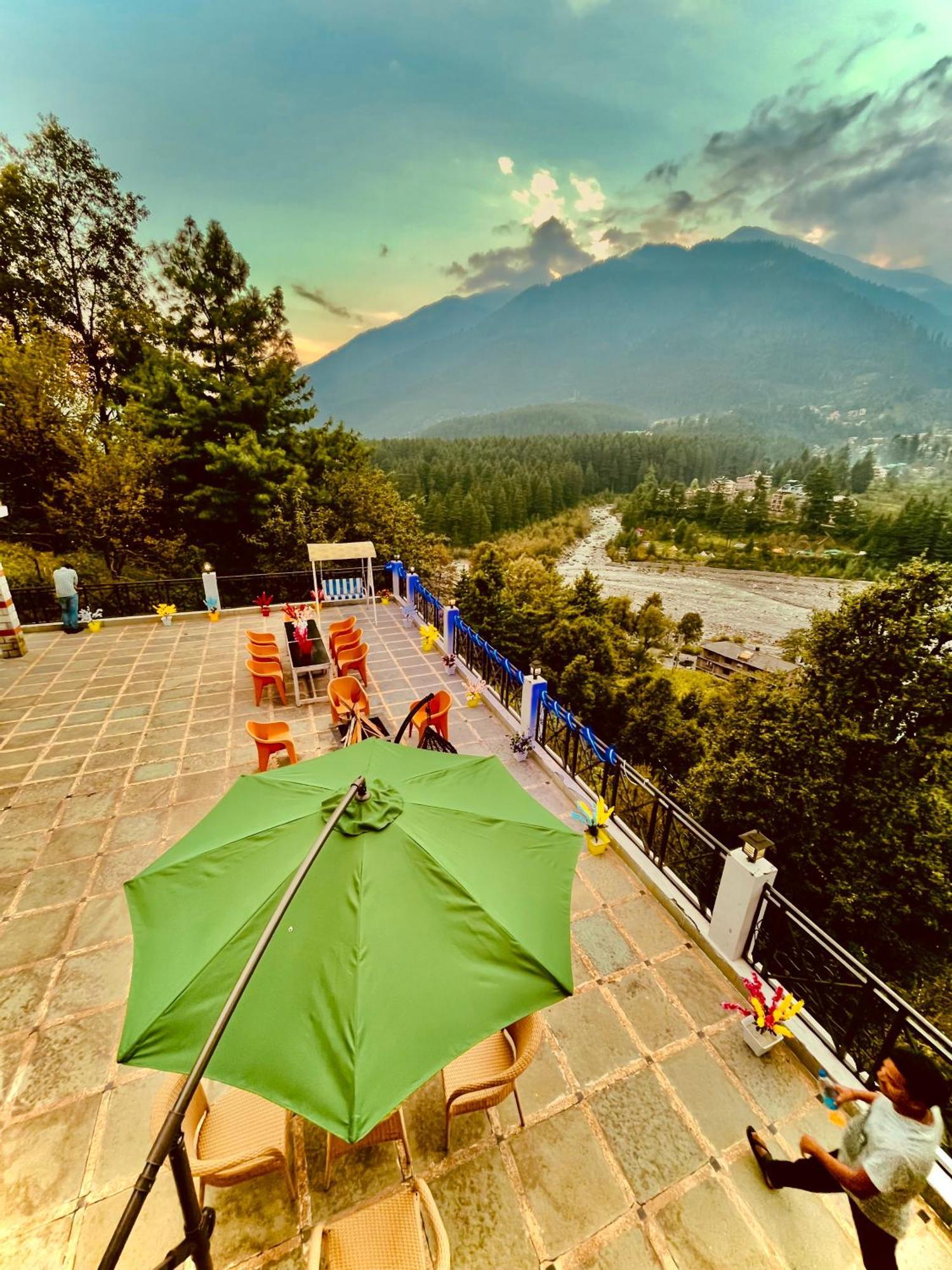 Snow Clad Riverview Hotel & Resort, Manali エクステリア 写真