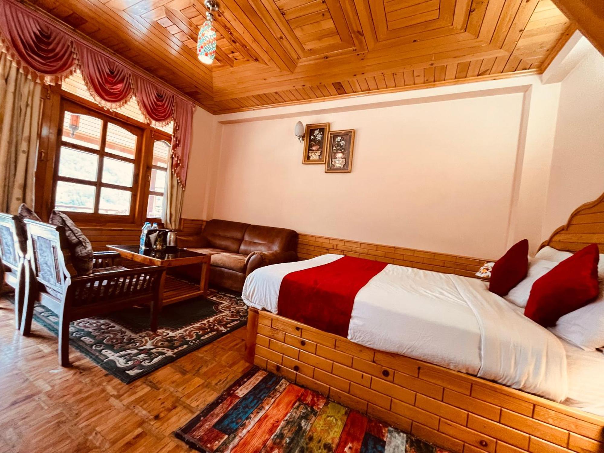 Snow Clad Riverview Hotel & Resort, Manali エクステリア 写真