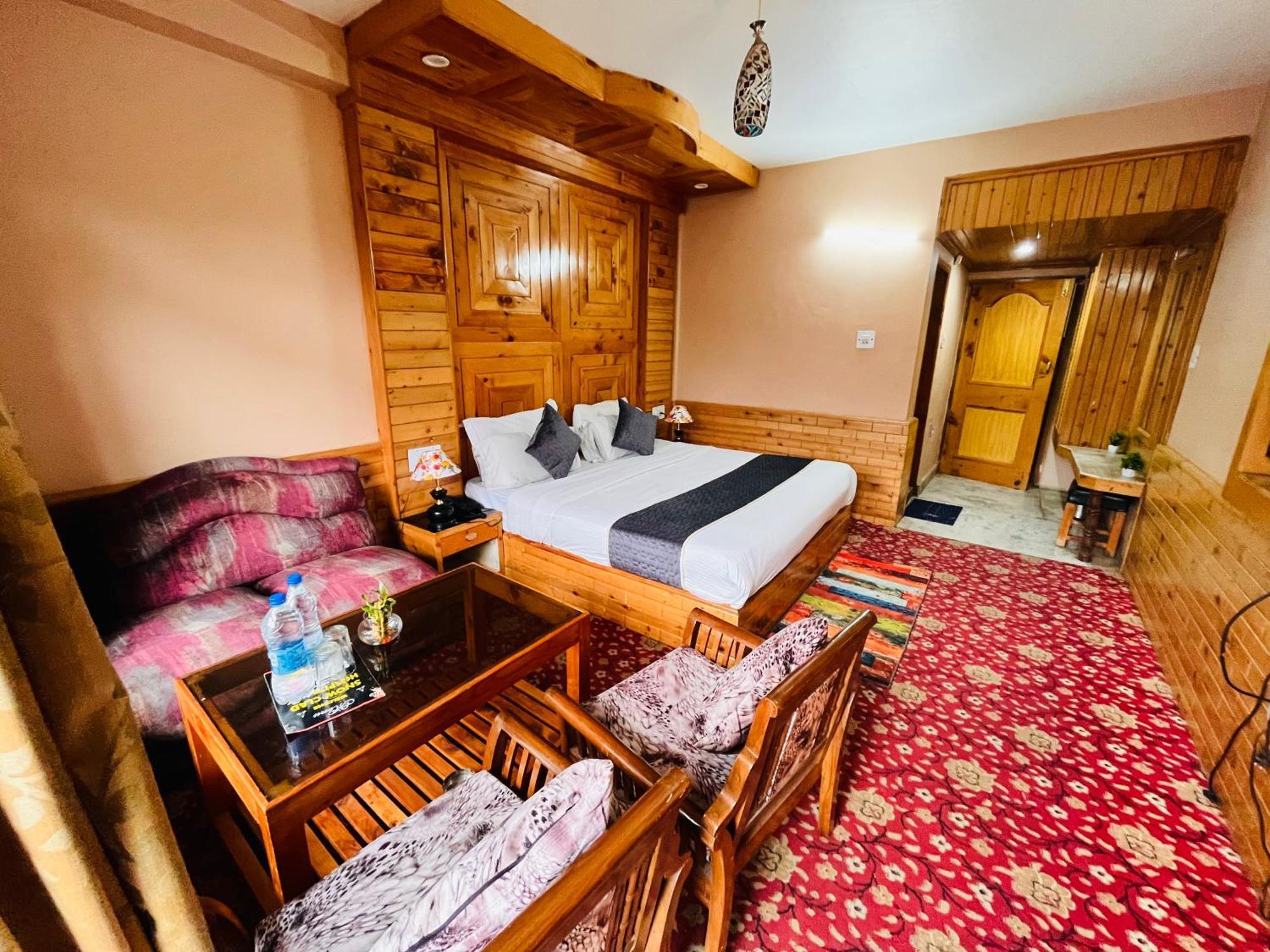 Snow Clad Riverview Hotel & Resort, Manali エクステリア 写真